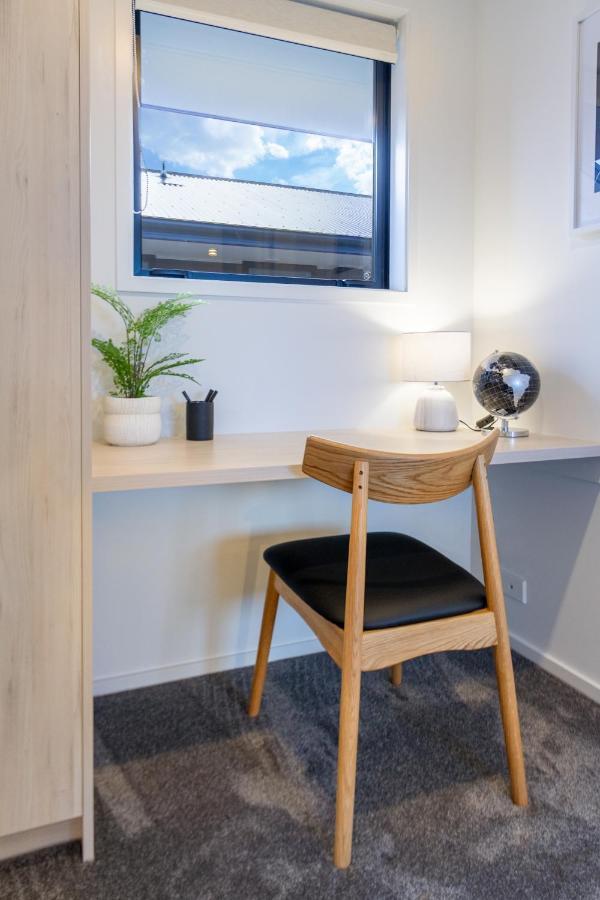 1 Bedroom 1 Bath, Executive Escape, Northlands Mall クライストチャーチ エクステリア 写真
